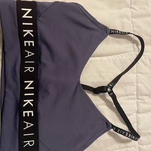 Nike sports bra (small)